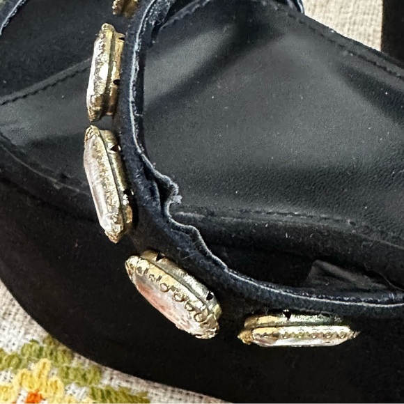 Lemon Drop by Privileged Black Velvet Platforms Sandals sz 8.5 - Picture 7 of 7